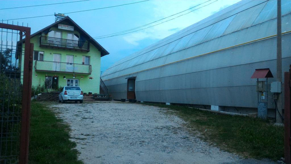 Baza Sportiva Adelina Hotell Cîmpulung Exteriör bild