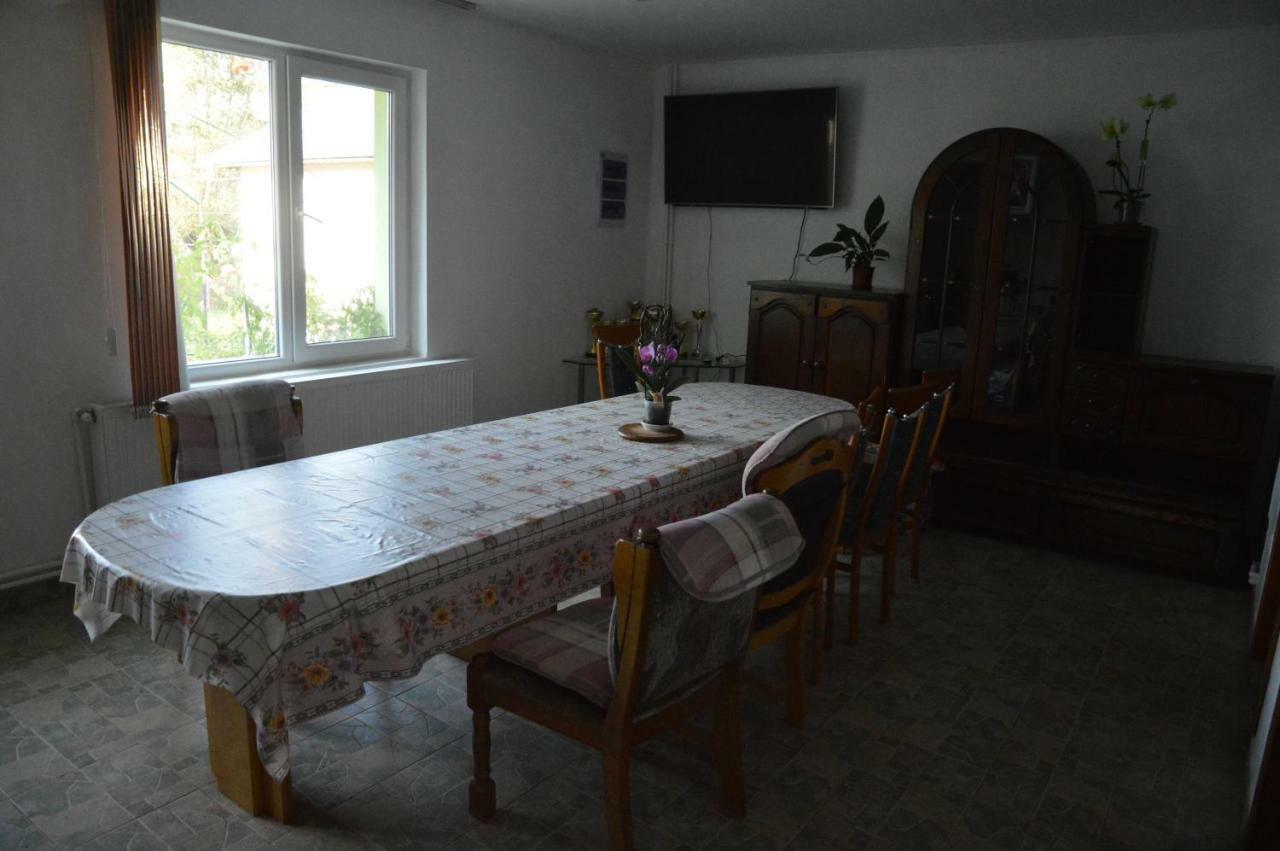 Baza Sportiva Adelina Hotell Cîmpulung Exteriör bild