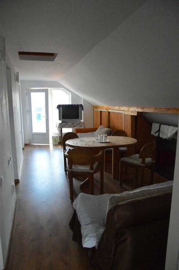 Baza Sportiva Adelina Hotell Cîmpulung Exteriör bild