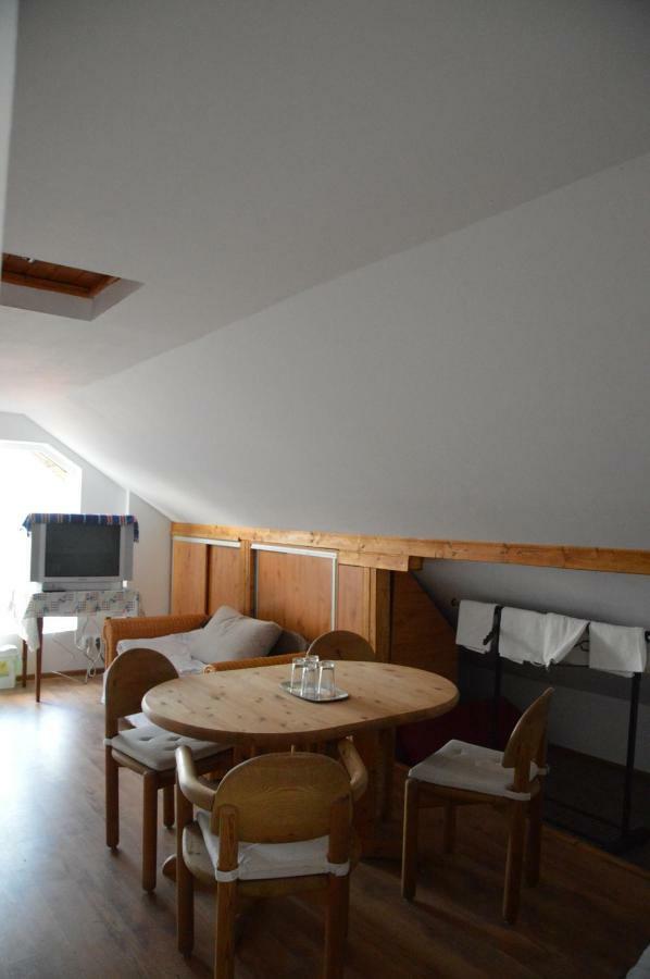 Baza Sportiva Adelina Hotell Cîmpulung Exteriör bild