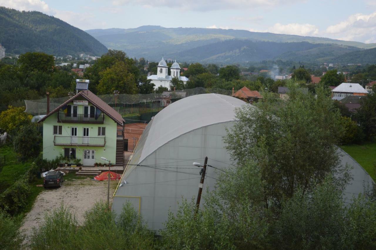 Baza Sportiva Adelina Hotell Cîmpulung Exteriör bild