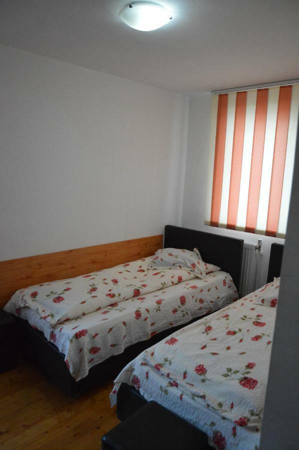 Baza Sportiva Adelina Hotell Cîmpulung Exteriör bild