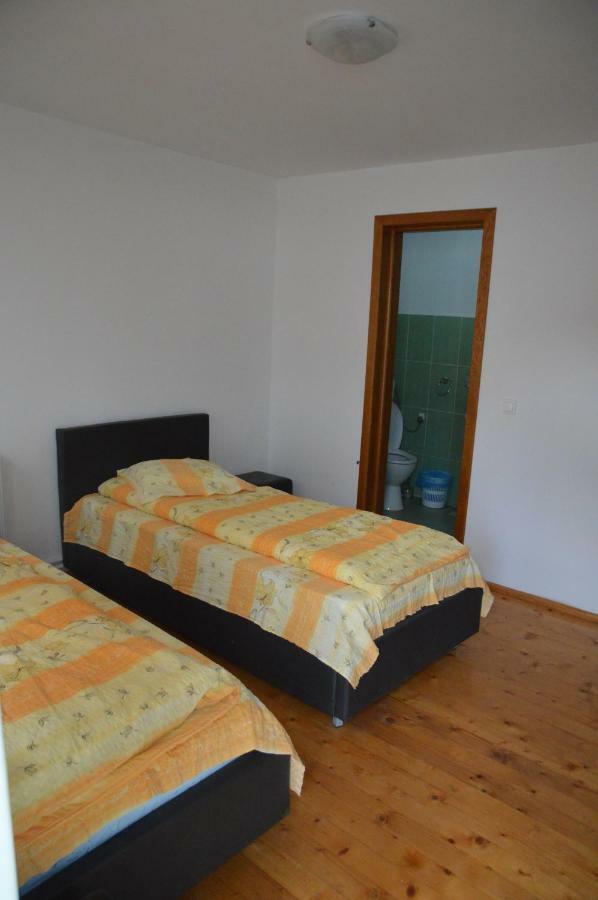 Baza Sportiva Adelina Hotell Cîmpulung Exteriör bild