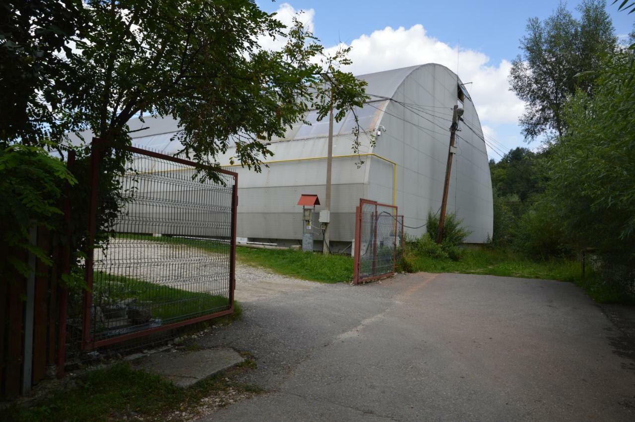 Baza Sportiva Adelina Hotell Cîmpulung Exteriör bild
