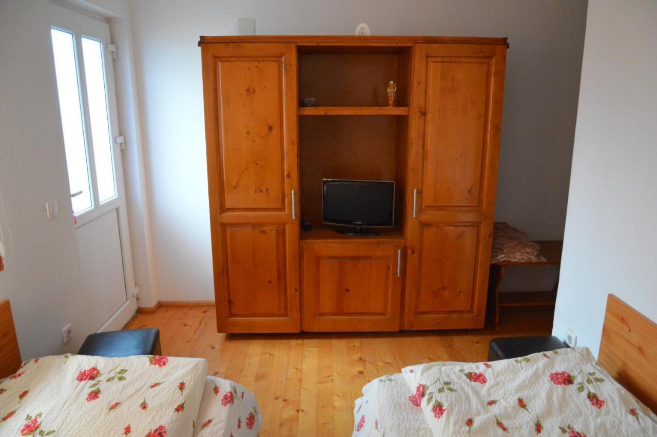Baza Sportiva Adelina Hotell Cîmpulung Exteriör bild