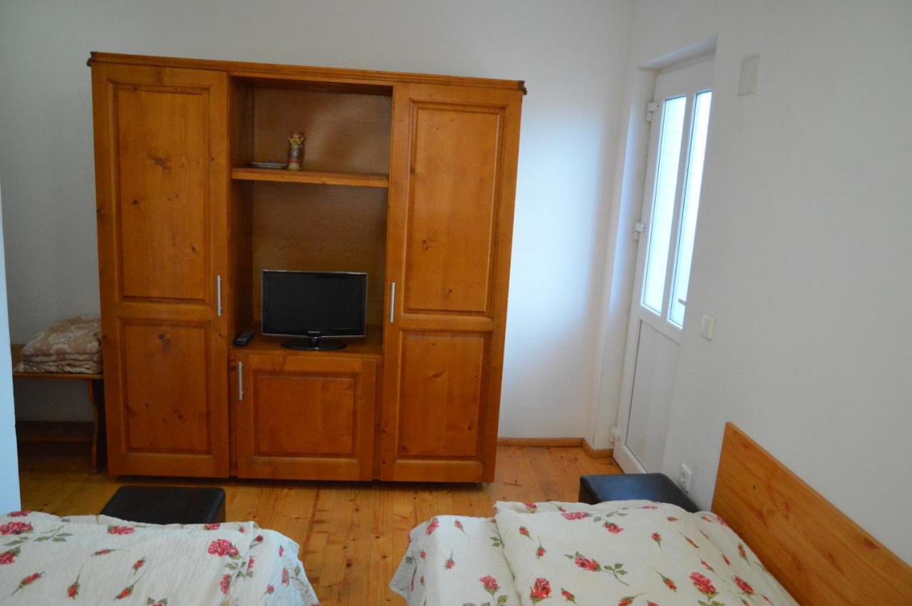 Baza Sportiva Adelina Hotell Cîmpulung Exteriör bild
